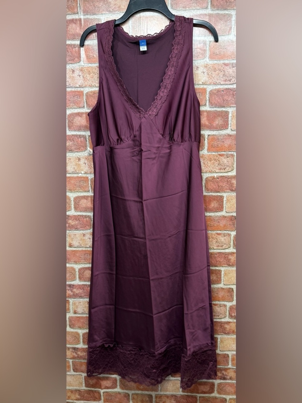 y2k silky slip dress maxidress Burgundy, plum 90’s style Lace-Trim event